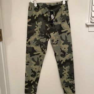 Girls camo print pants
